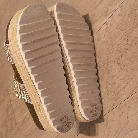 Dirty Laundry Rhinestone Platform Slides - Picture 5 of 12